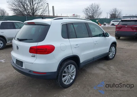 2016 Volkswagen Tiguan R-Line/S/Se/Sel z USA, uszkodzony, nr VIN WVGBV7AX6GW586401